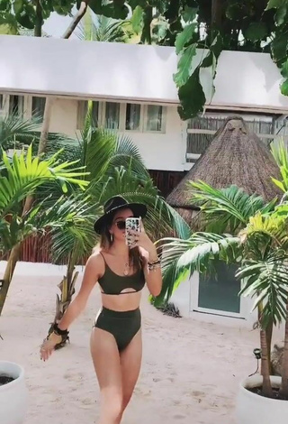 3. Cute Luann Díez in Olive Bikini