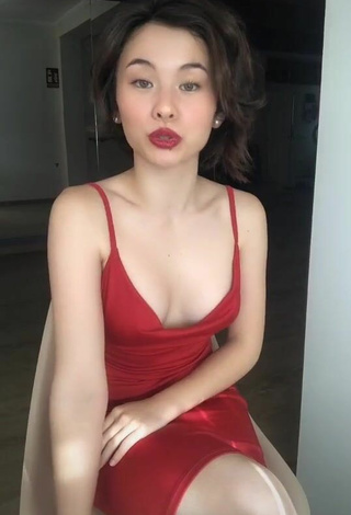 Cute Maria Reus Huang in Red Dress