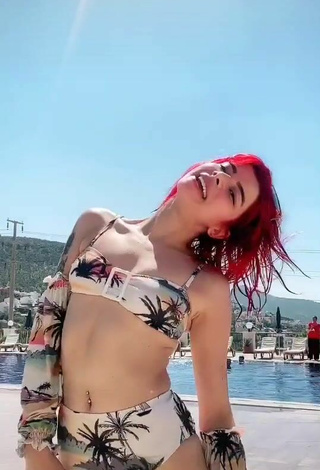 5. Seductive Merve Yalçın in Bikini at the Beach