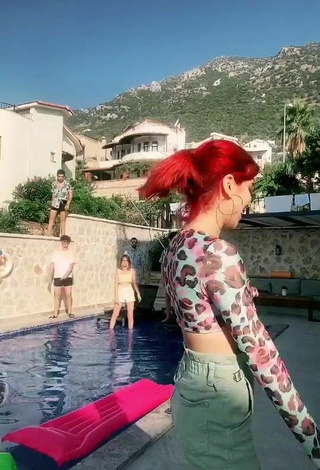 4. Beautiful Merve Yalçın in Sexy Leopard Crop Top at the Swimming Pool