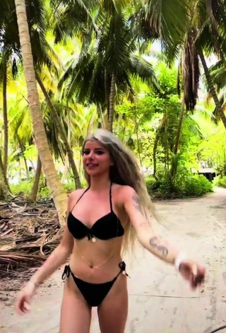 1. Sexy Merve Yalçın in Black Bikini at the Beach