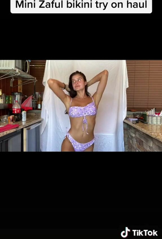 4. Sexy Nicole Johnson in Bikini
