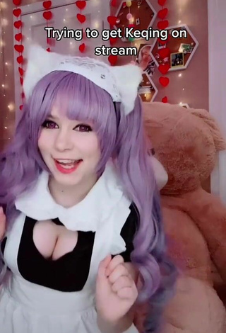 Sexy Nyannyancosplay Shows Cleavage.