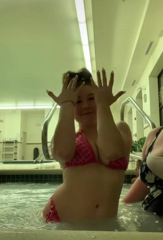 2. Cute Starann Gibson in Red Bikini at the Swimming Pool