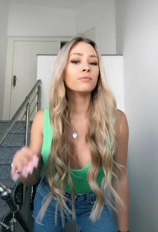 5. Sexy Payton.r in Green Top