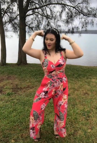 5. Sexy Marissa Leanne Gosling in Floral Overall