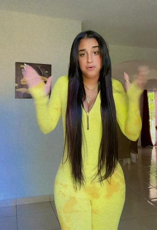 2. Amazing Jenny Camacho Shows Cleavage in Hot Overall