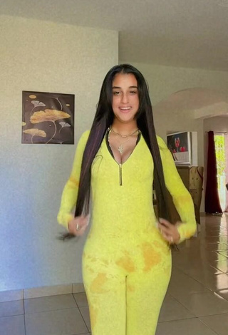 3. Amazing Jenny Camacho Shows Cleavage in Hot Overall