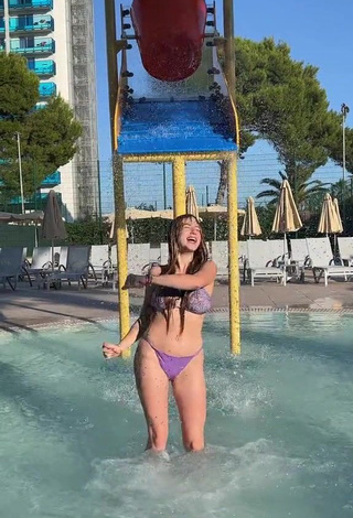 5. Sexy Judith Arias Shows Cleavage in Bikini at the Pool
