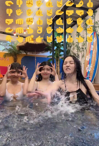 6. Elegant Yu Baek-hap Shows Cleavage in Black Bikini Top at the Pool