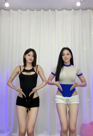 6. Cute Yu Baek-hap in Bodysuit