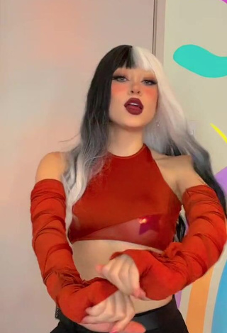 2. Pretty Legna Hernández Shows Cosplay without Brassiere