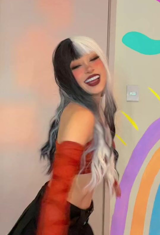 5. Pretty Legna Hernández Shows Cosplay without Brassiere