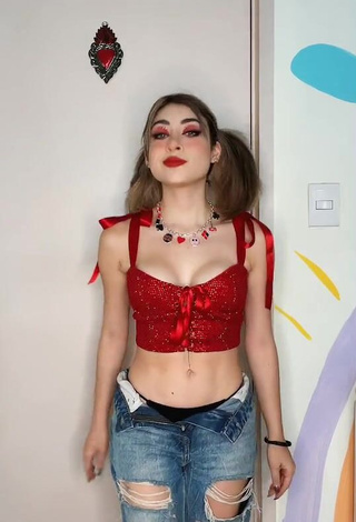 5. Sweet Legna Hernández Shows Cleavage in Cute Red Crop Top