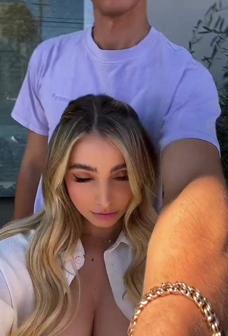 5. Beautiful Lexi Hensler Shows Cleavage