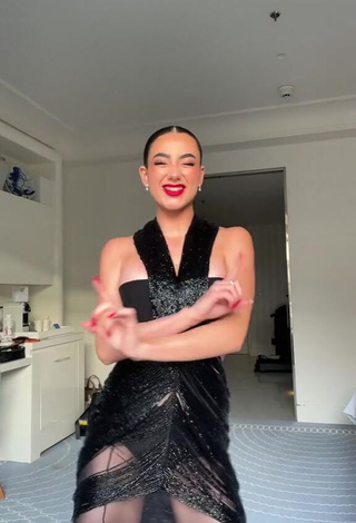 4. Wonderful Lola Moreno Marco Shows Cleavage in Black Dress while Twerking