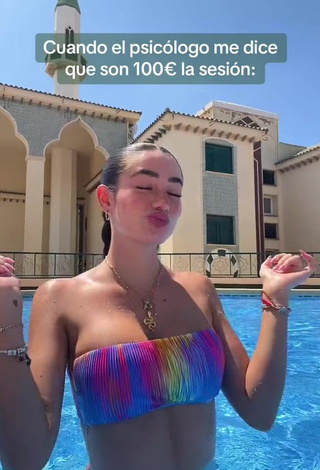 4. Sexy Lola Moreno Marco Shows Cleavage in Bikini Top at the Swimming Pool