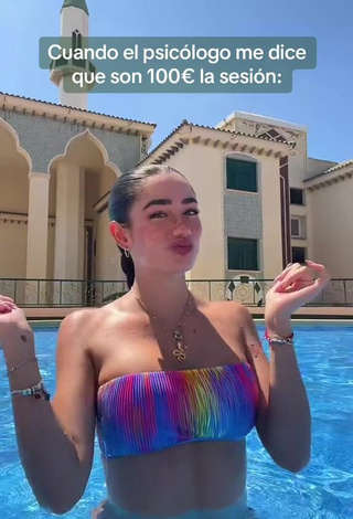6. Sexy Lola Moreno Marco Shows Cleavage in Bikini Top at the Swimming Pool