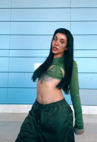 3. Sweet Maria Becerra Shows Cleavage in Cute Crop Top