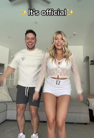 2. Cute Mariah and Bill Shows Cleavage in White Crop Top