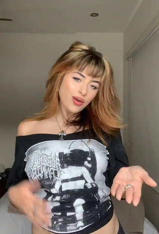 2. Really Cute Mariana Cantu in Crop Top