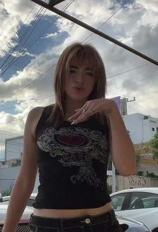 4. Hottest Mariana Cantu in Crop Top