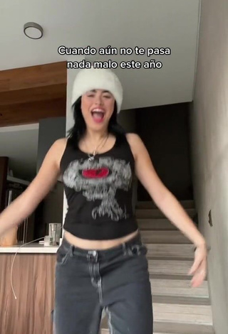 2. Beautiful Mariana Cantu in Sexy Crop Top