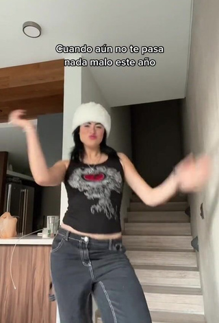 6. Beautiful Mariana Cantu in Sexy Crop Top