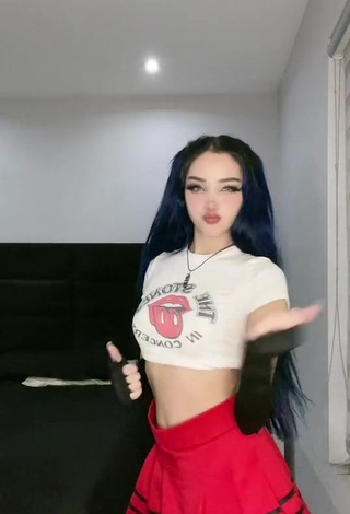 2. Mariana Ayala Shows Cute Crop Top