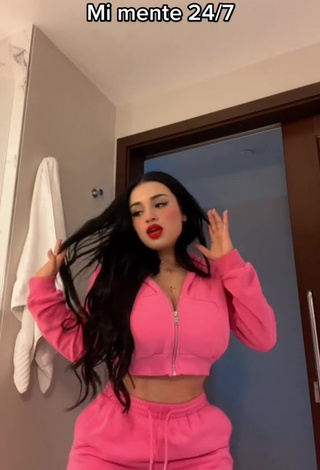 3. Erotic Marlene Santana Shows Cleavage in Peach Crop Top