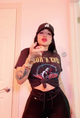 4. Amazing Marlene Santana Shows Butt