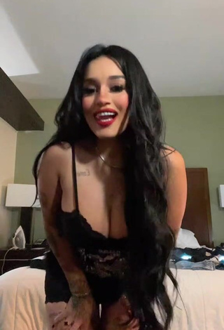 6. Beautiful Marlene Santana Shows Cleavage in Sexy Dress