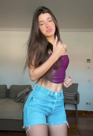 4. Wonderful Mar Lucas Vilar Shows Cleavage in Corset