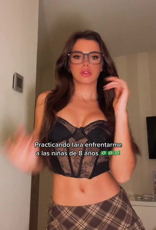 2. Alluring Mar Lucas Vilar Shows Cleavage in Erotic Black Corset