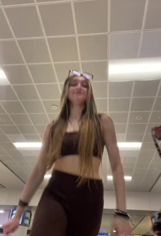 5. Hot McKenzi Brooke in Leggings