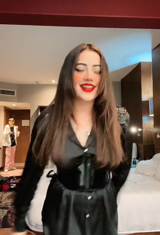 5. Sexy melipandda Shows Nipples without Brassiere