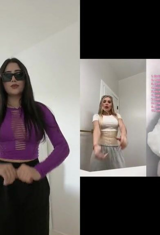 6. Hot melipandda Shows Cleavage in Purple Crop Top