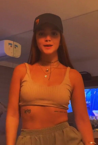 2. Hot Mel Maia Shows Butt while Twerking