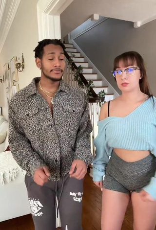 6. Sexy [мужчина]@miketoks Shows Butt