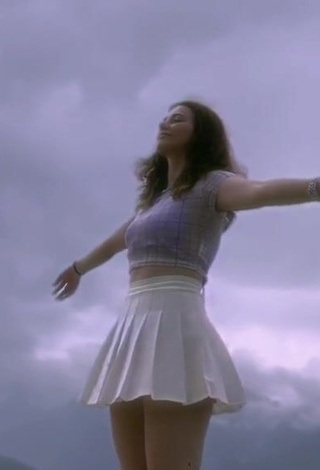 4. Sexy Milka Queen in Crop Top