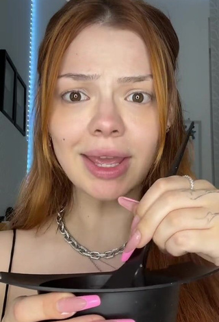 2. Sexy Mirta Miler Shows Cleavage
