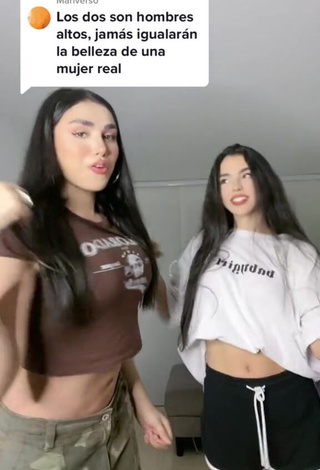 6. Mirandah Looks Hot in Crop Top