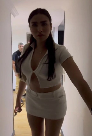 4. Mirandah Shows Cleavage in Sexy White Crop Top