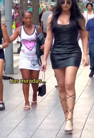 4. Sexy Mirandah Shows Cleavage in Black Dress