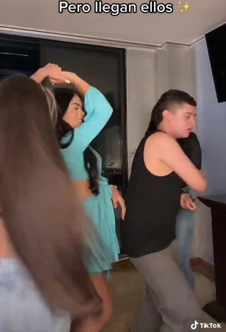 6. Sweetie priv_mav Shows Cleavage in Turquoise Dress