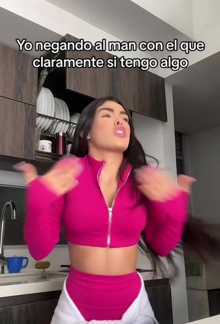 5. Amazing priv_mav Shows Cleavage in Hot Pink Crop Top
