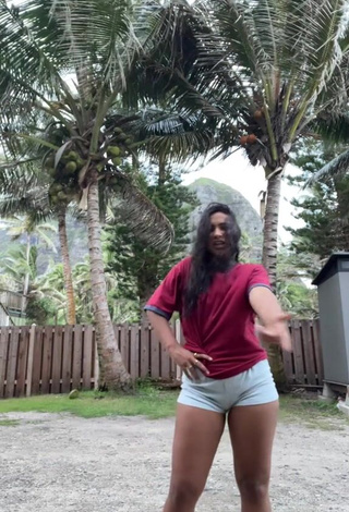 6. Sexy Sienna Mae Gomez Shows Nipples No Brassiere