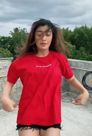 4. Sexy Somya Daundkar in Red Top