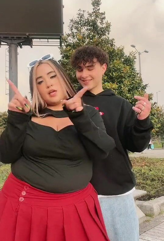 Fine Maleja Rodriguez Shows Cleavage in Sweet Black Top while Twerking