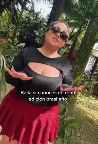 Hottest Maleja Rodriguez Shows Cleavage in Black Top